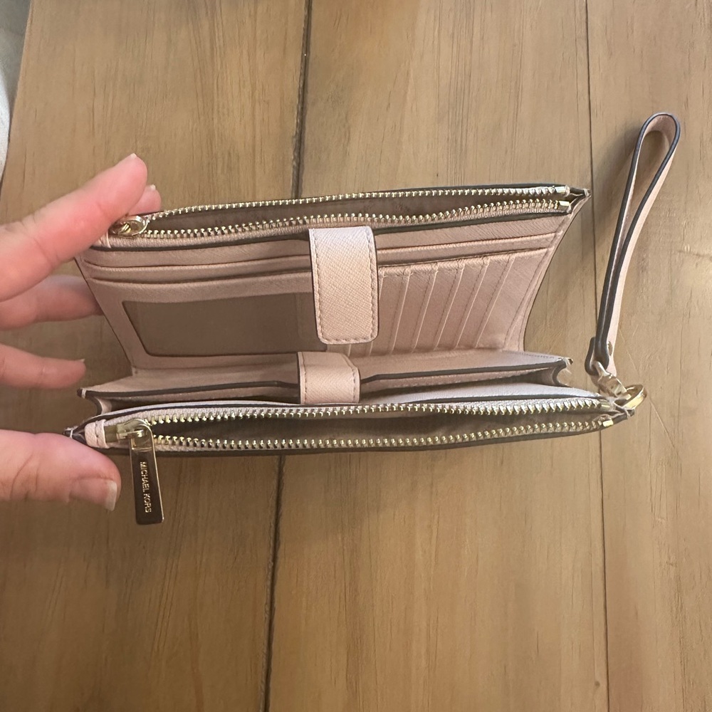Michael Kors Light Pink Wristlet Clutch - Picture 5 of 6